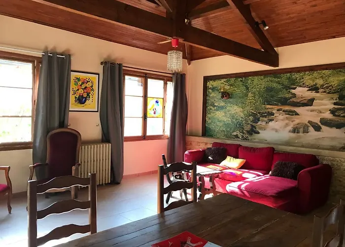 Presbytere De Cassagnes * Cassagnes (Lot)